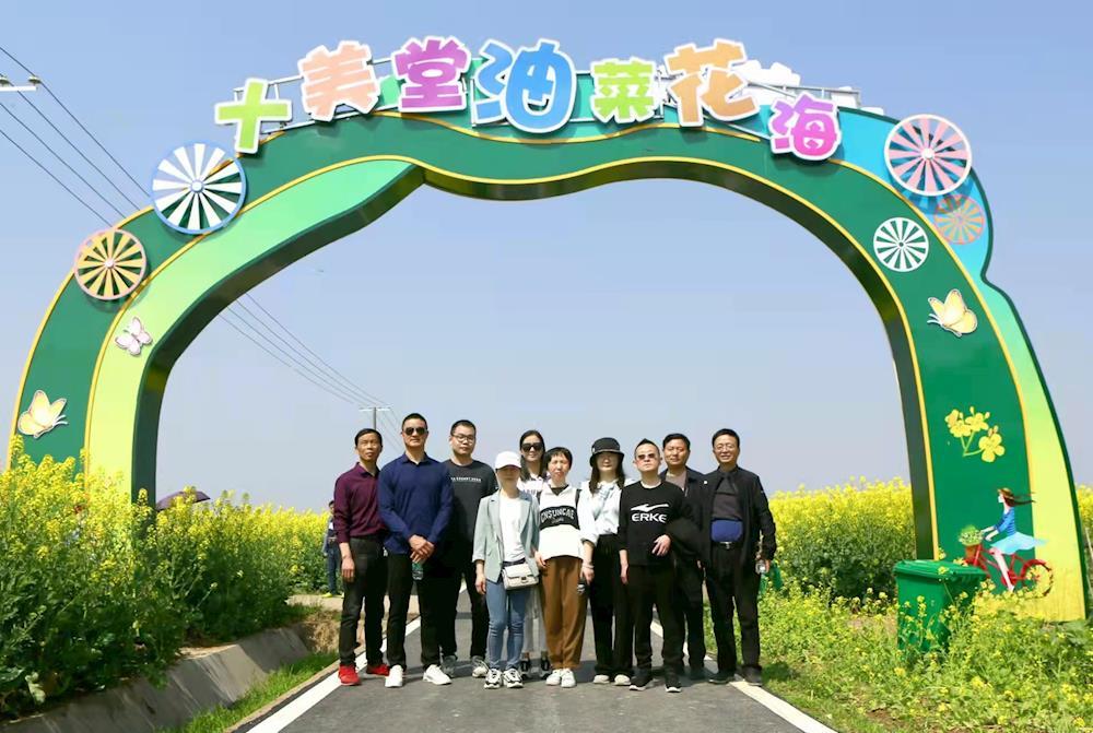 e850d400c64e43eaa648ba526d23ddd1.jpg
