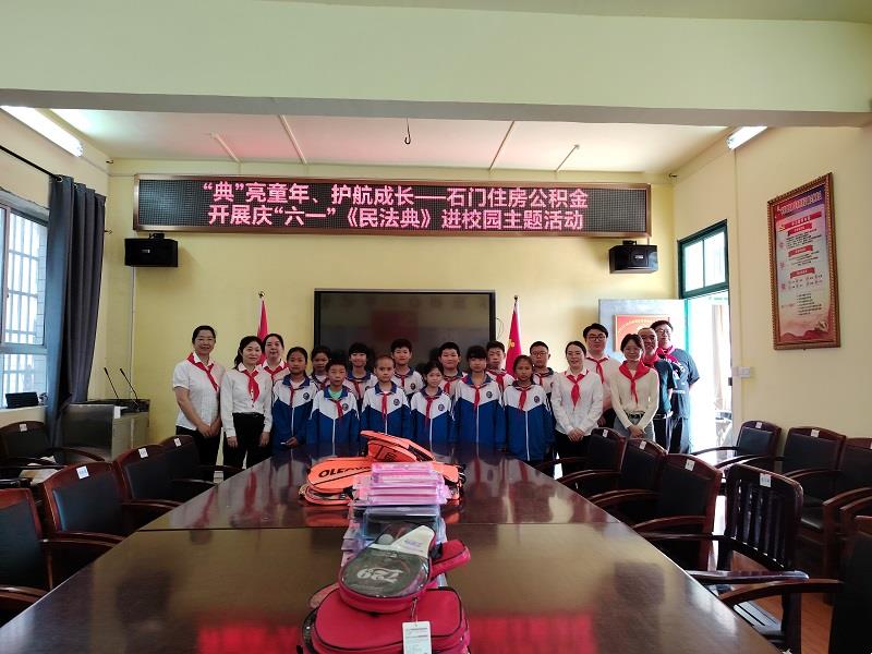 63aab772a68b478e9396a99debf2cd53.jpg